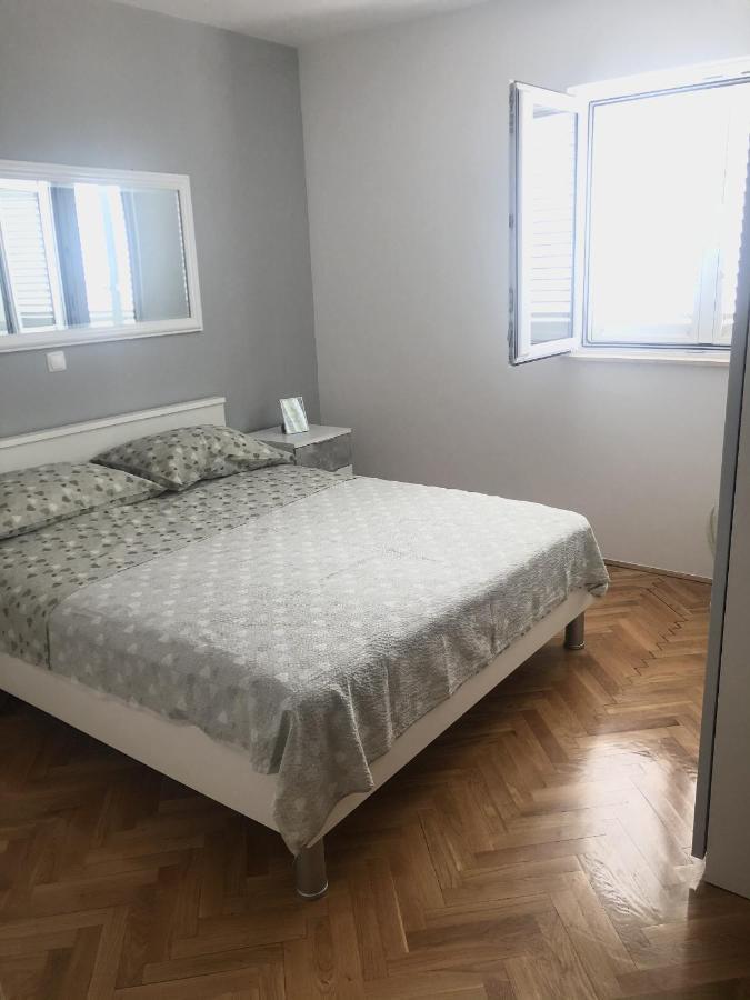 Apartments With A Parking Space Makarska - 18170 المظهر الخارجي الصورة
