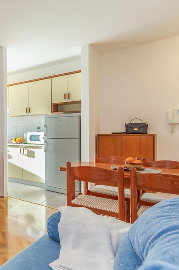 Apartments With A Parking Space Makarska - 18170 المظهر الخارجي الصورة